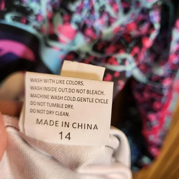 Among Us Kid's Hoodie Sweatshirt Medium Paint Splatter NEW - Picture 8 of 8